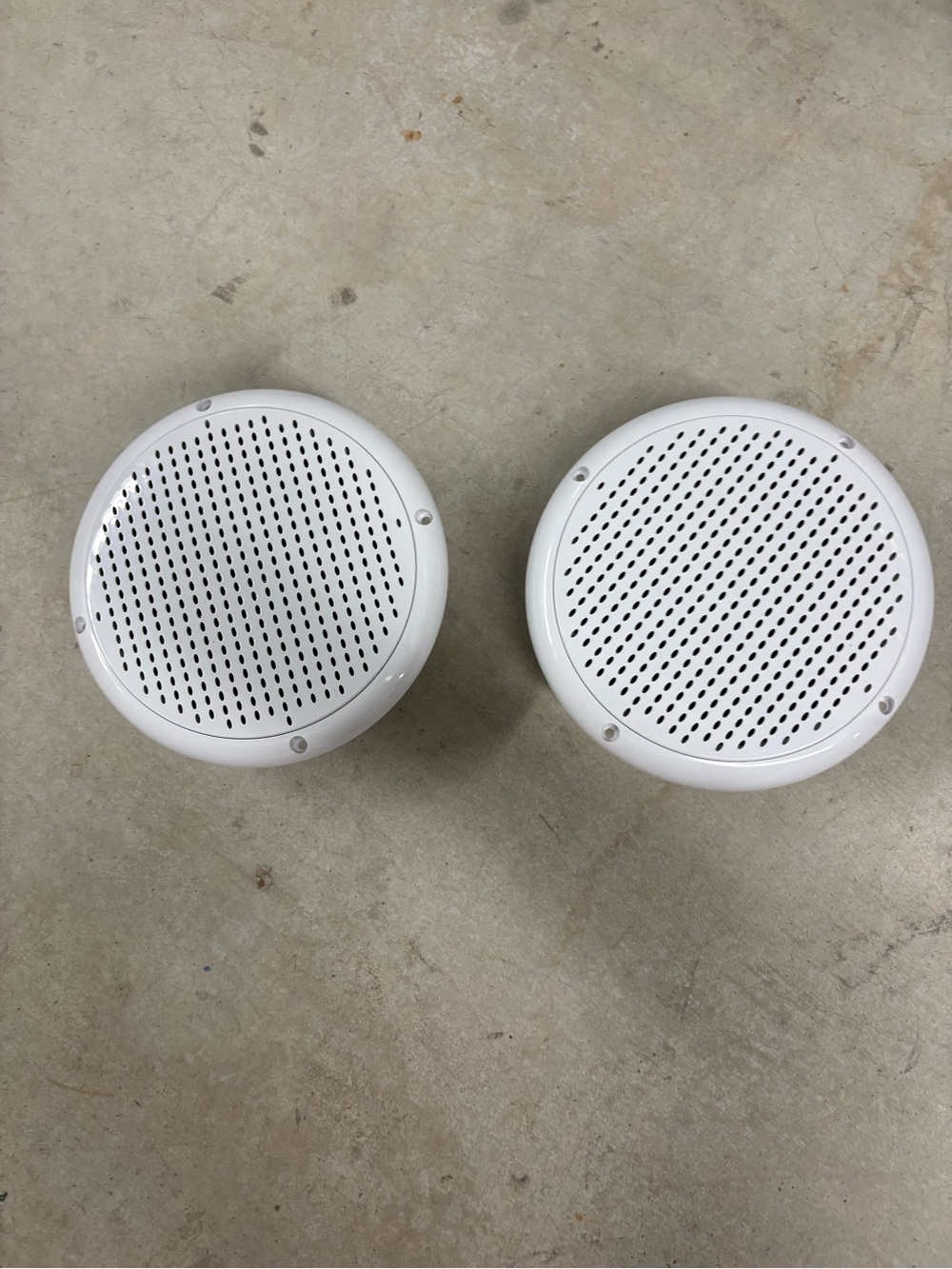 6.5 in White Round Wired Ceiling Speakers Pair 2.0 120W RMS 4 Ohm
